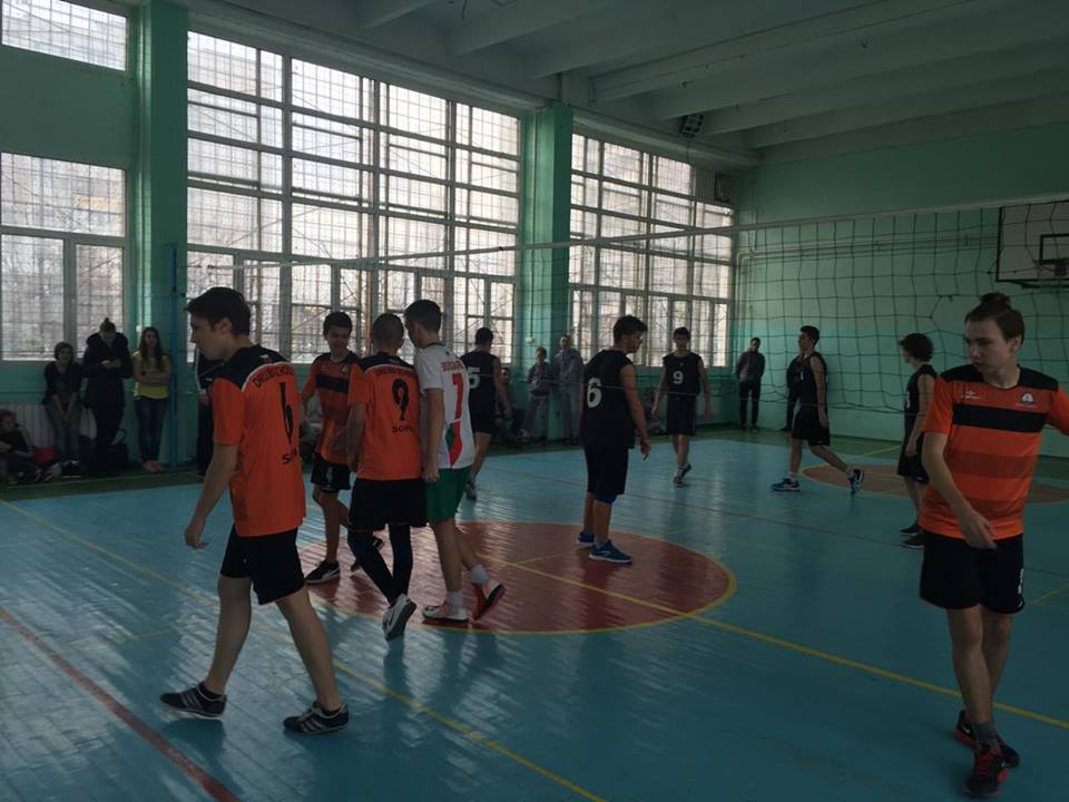 „Ученически игри 2015/2016", състезания по волейбол